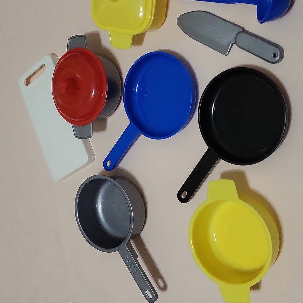 Pretend Cooking Set - Picture 2 of 5